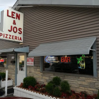 Len Jo's outside