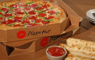 Pizza Hut food