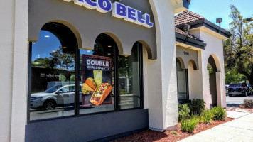 Taco Bell outside