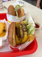 In-n-out Burger outside