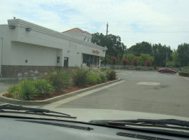 Baskin-robbins outside