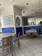 Analia's Cafe inside