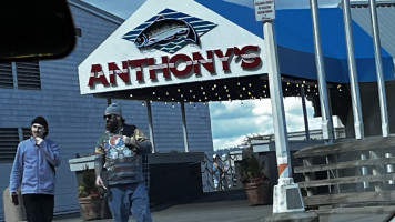 Anthony's At Point Defiance food