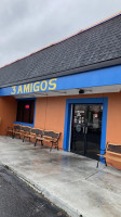 3 Amigos Mexican Hickory outside