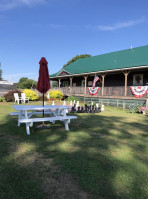 Bella-brooke Vineyard inside