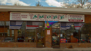 Amore Pizza outside