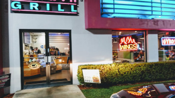 Miami Grill outside