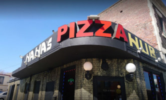 Haha's Pizza Hub outside