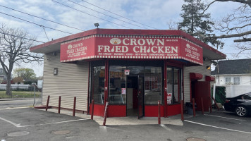 Crown Fried Chicken outside