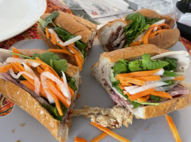 Bánh Mì Mia food