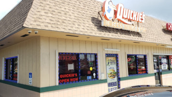 Quickie’s Burgers, Wings Seafood food