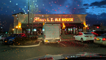 Miller's Ale House outside