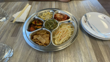 Momo Korean food