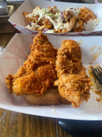 Ara's Hot Chicken food