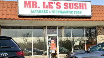 Mr Le's Sushi outside