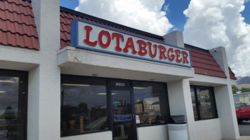 Blake's Lotaburger outside