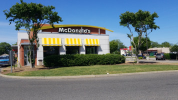 Mcdonald's outside