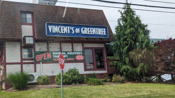 Vincent's Of Greentree food