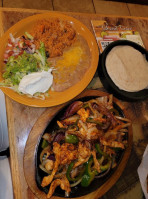 Los Agaves food