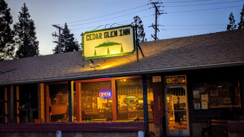 The Cedar Glen Inn food