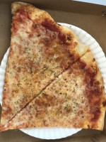 Monti's Italian Pizzeria food