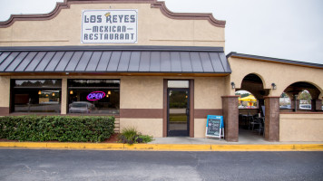 Los Reyes Mexican outside