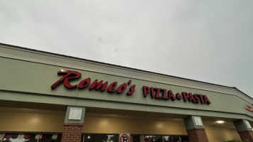 Romeo's Pizza Pasta outside