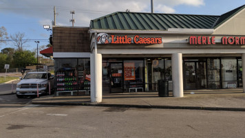 Little Caesars Pizza food