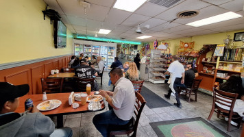 Taqueria Mexico Lindo inside