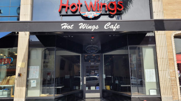 Hot Wings Cafe inside