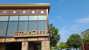 Stone Creek Dining Company Noblesville outside
