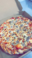 Mac's Pizza food