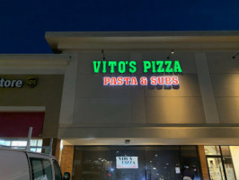 Vito's Pizza outside