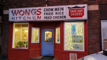 Wong's Kitchen outside