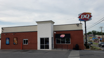 Dairy Queen outside