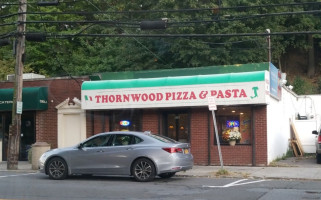 Thornwood Pizza Pasta outside