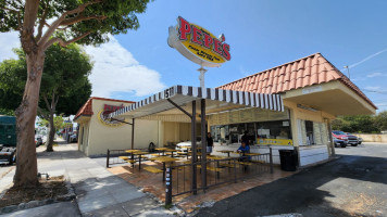 Pepe's Finest Mexican Food outside