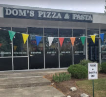 Dom’s Pizza Pasta food