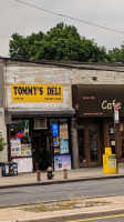 Tommy's Deli outside