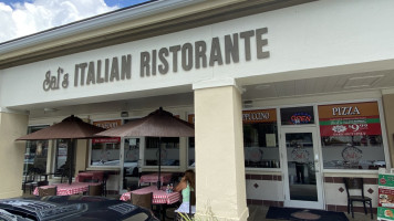 Sal's Italian inside