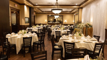 Maggiano's Little Italy food