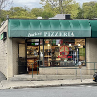 Lucio's Pizzeria outside