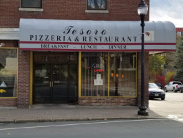 Tesoro Italian And Pizzeria outside