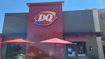 Dairy Queen outside