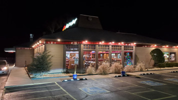 Pizza Hut outside