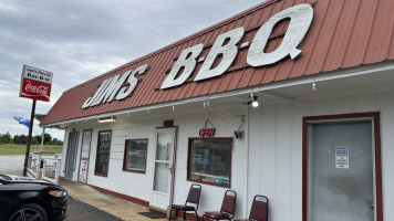 Jim's Highway 82 Barbecue outside