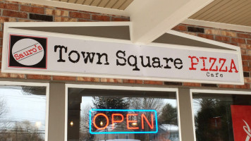 Sauro's Town Square Pizza Cafe outside