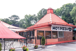 Mo's Pizza food