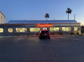 Penny's Diner outside