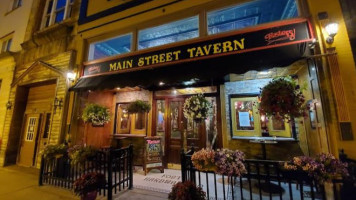 Foster's Main Street Tavern outside